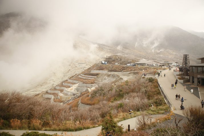 【大涌谷】もくもくとした蒸気が立ち上る、地球の迫力を感じる絶景。